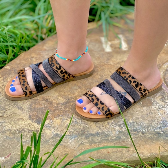 Leopard Glitter Sandals - Picture 4 of 12